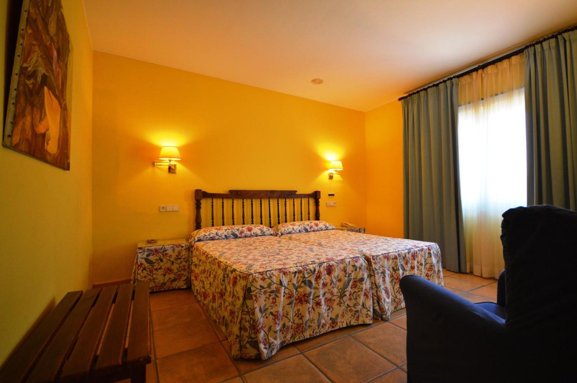 Hotel Can Ceret Sant Pere Pescador Bagian luar foto